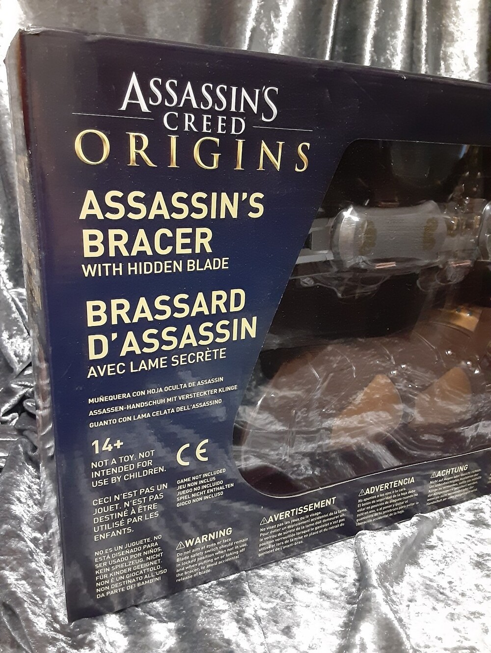 Assassins Creed Origins Assassins Bracer w/ Hidden Blade Collectible Cosplay NIB